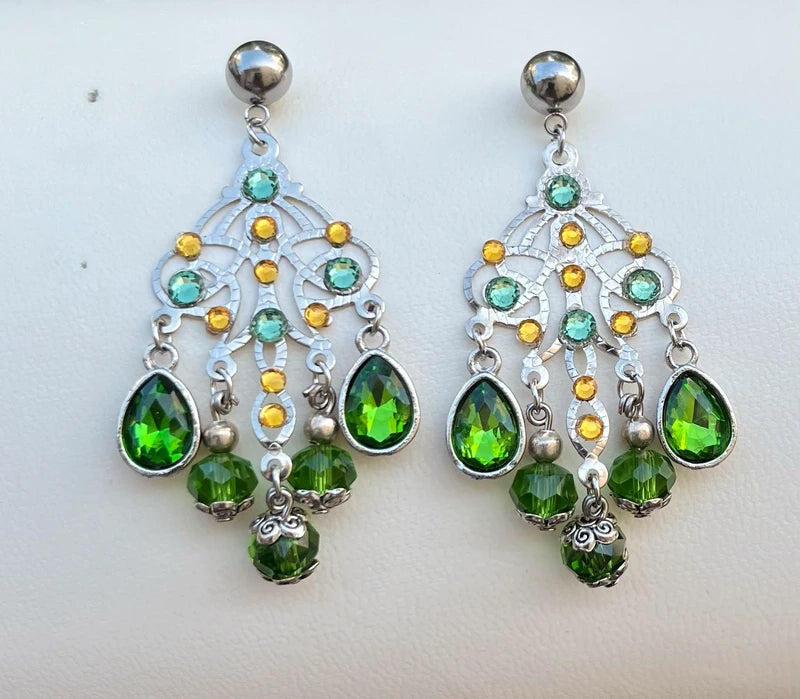 Boucles d’oreilles Altesse vert et topaze long 7 cm neuves