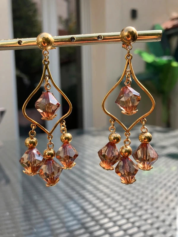 Boucle d’oreille, lustre avec perles marron synthétique excellent état