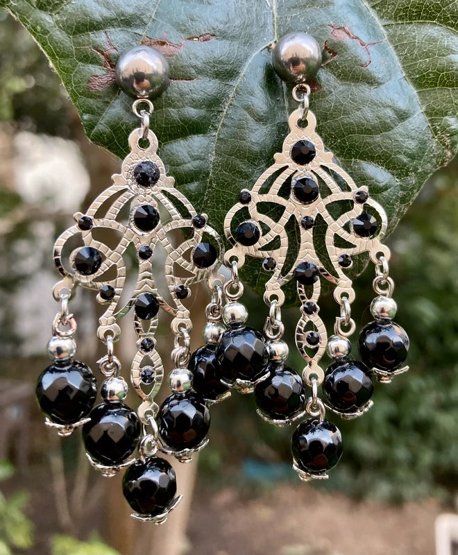 Boucles d’oreilles Altesse argent et noir long 6,5 cm neuves