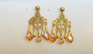 Boucles d’oreilles acier inoxydable et pampille de verre long 6 cm. Excellent état