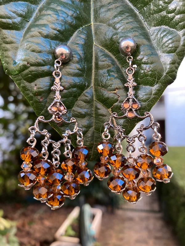 Boucles d’oreilles chandelier argent antique et moka long 7 cm neuves