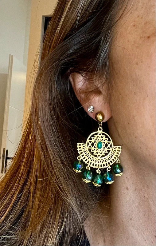 Boucles d oreilles en acier inoxydable, perles et pierre malachite long 5 cm excellent état