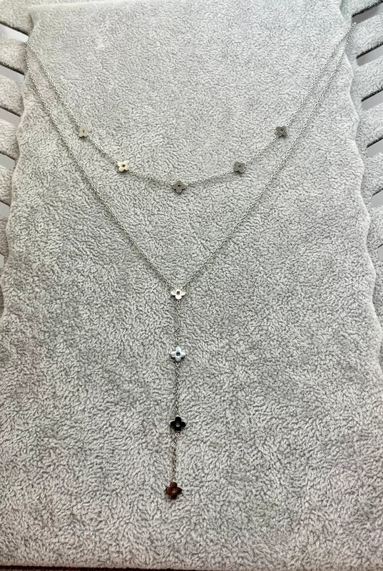 Collier chaîne tendance arbre trèfle  en acier inoxydable  long 30 cm excellent état