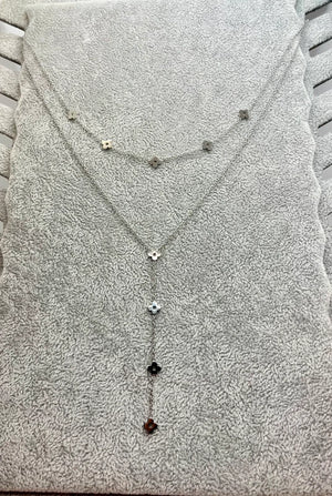 Collier chaîne tendance arbre trèfle  en acier inoxydable  long 30 cm excellent état