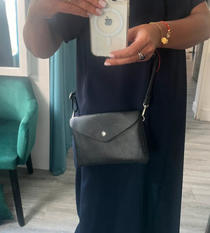 Pochette sac en bandoulière petit format en cuir graine excellent état