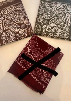 Maxi étole bandana 135x140 kaki neuves avec etiquette