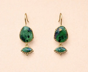 Boucles d oreilles en acier inoxydable et pierres naturelles long 3,5cm  excellent état