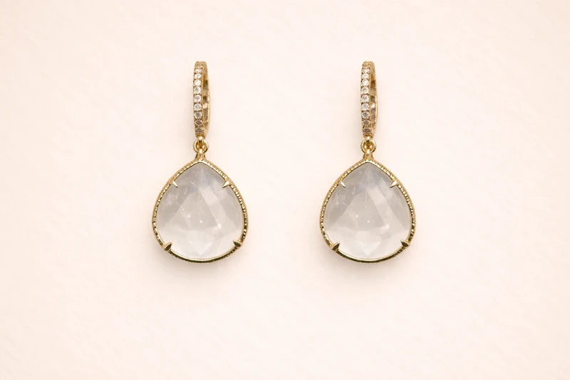 Boucles d’oreilles en acier, inoxydable et pierre naturelle, longueur 2,8cm. Excellent état
