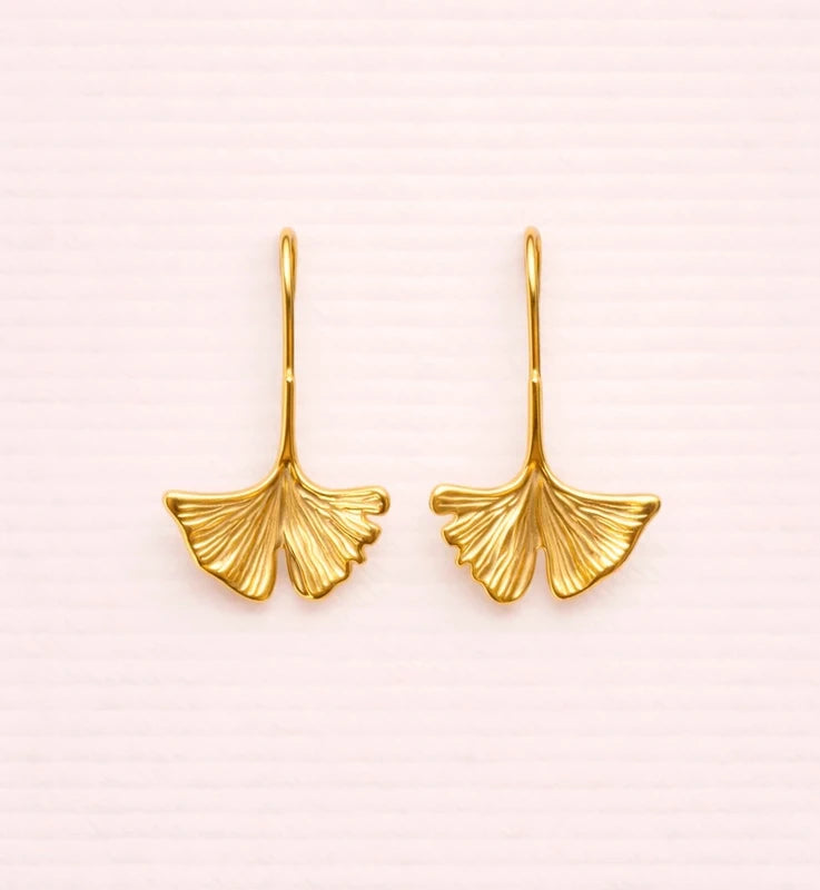 Boucles d’oreilles en acier inoxydable longueur 3 cm. Excellent état
