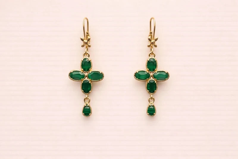 Boucles d’oreilles en acier, inoxydable et pierres naturelles, longueur 4,1 cm. Excellent état.