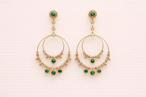 Boucles d’oreilles en acier inoxydable pierres naturelles  dont malachite long 7 cm. Excellent état