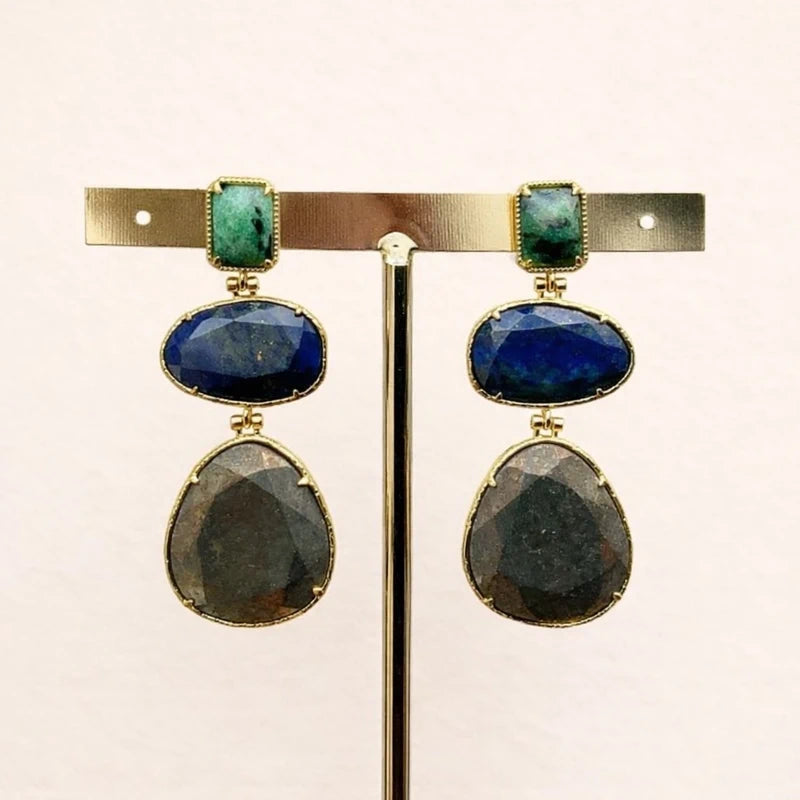 Boucles d’oreilles en acier inoxydable et pierres naturelles long 6 cm excellent